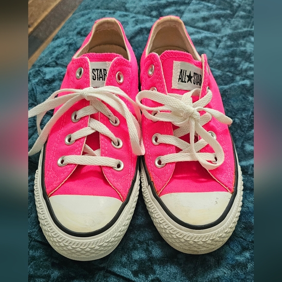 Unisex Bright Pink Converse Chuck Taylors - Picture 1 of 4